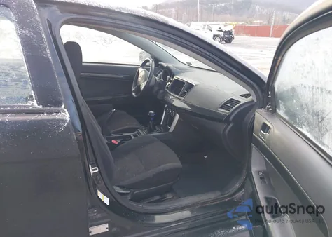 2017 Mitsubishi Lancer Es z USA, uszkodzony, nr VIN JA32U2FU5HU007628